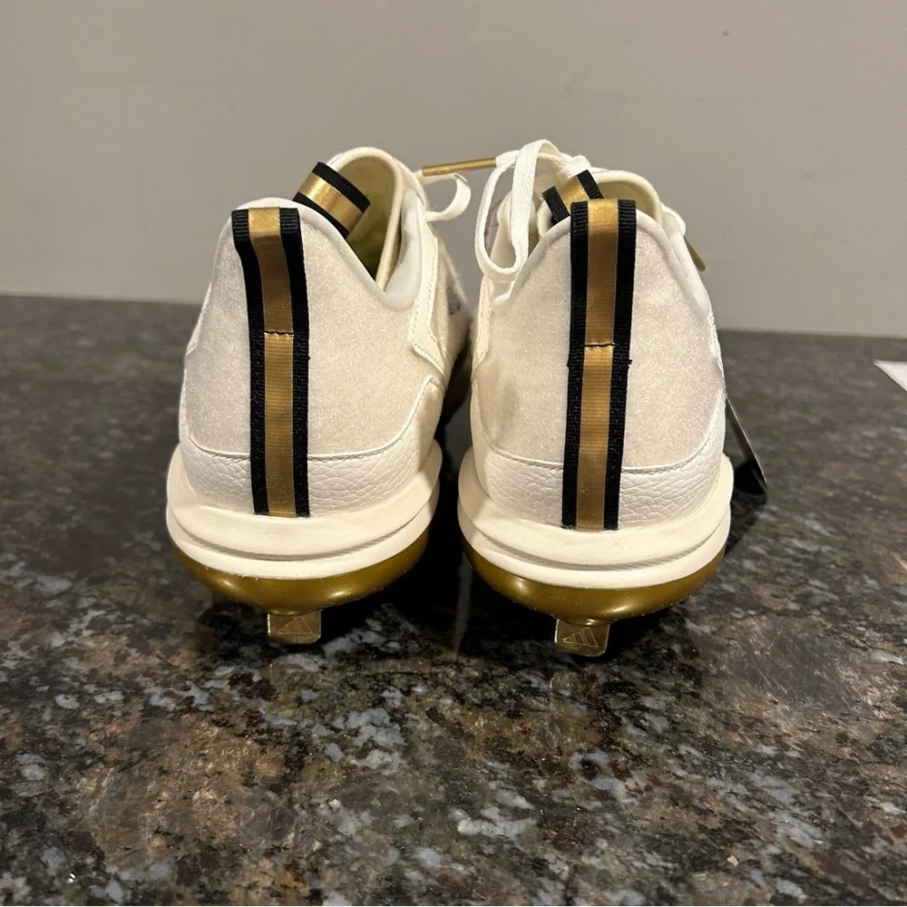 NEW Adidas PUREHUSTLE 3 ELITE Softball Cleats Womens Size 8